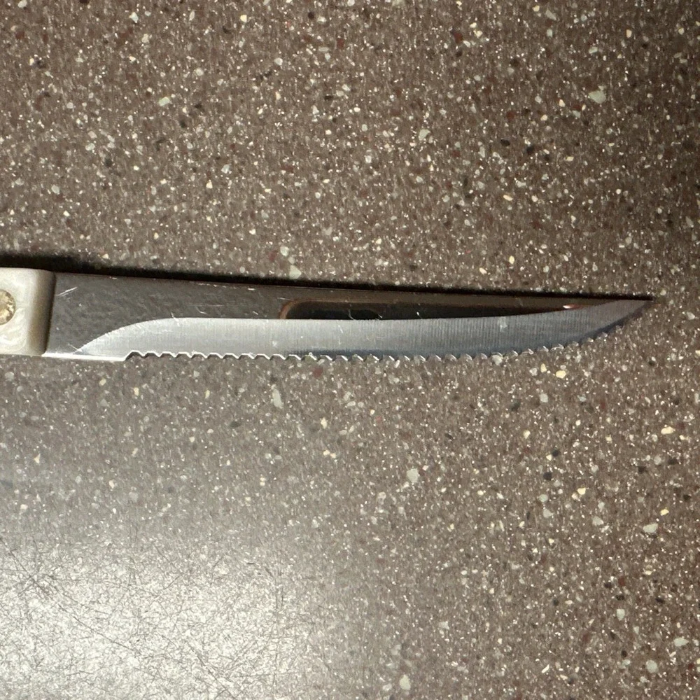 CUTCO 1721 KN Trimmer Utility Knife White Pearl Handle Serrated USA Made